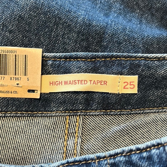 Levi's Hollywood High Rise High-Waisted Taper Jeans Size 25 New NWT - Picture 5 of 13